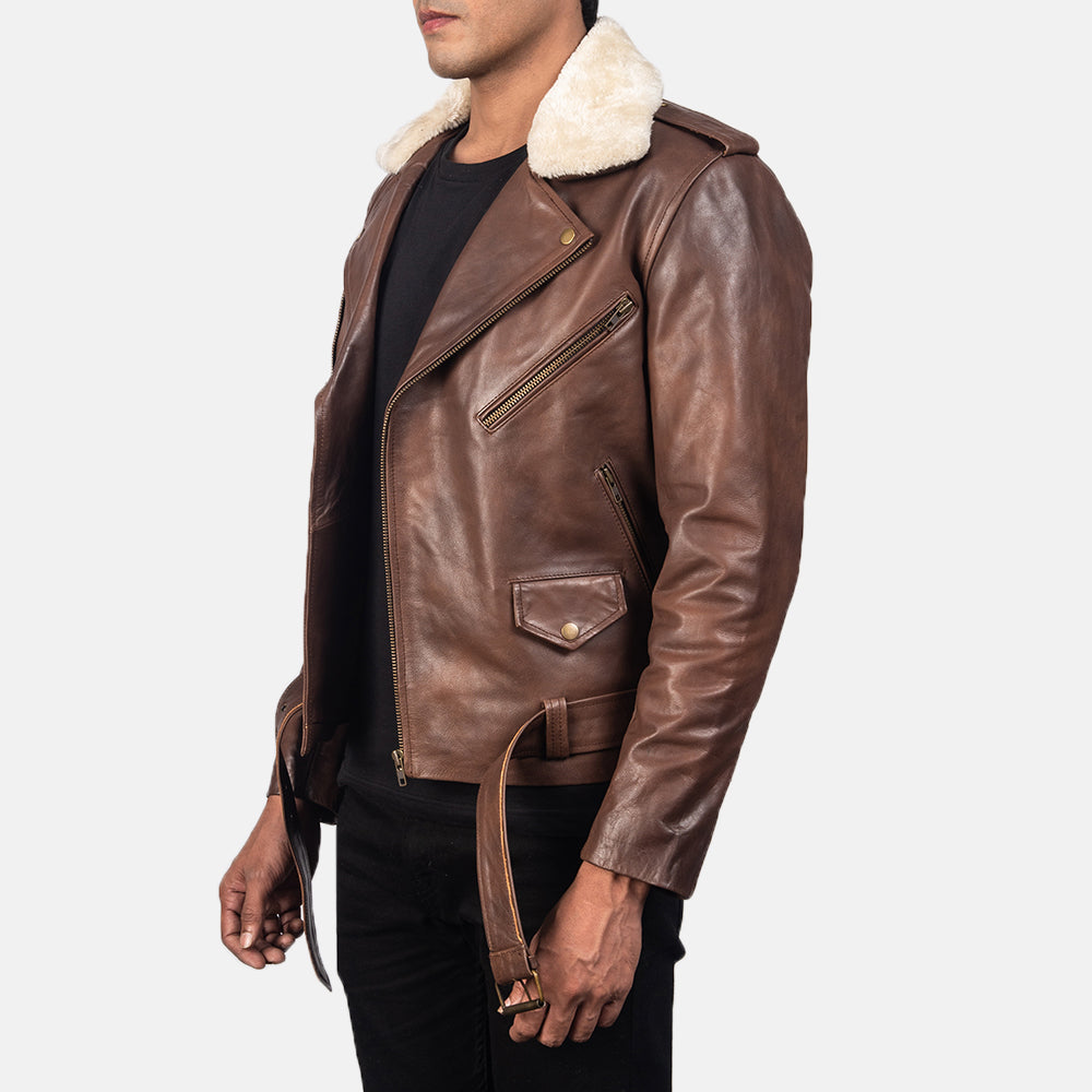 
模特上身效果： Furton Black Leather Biker Jacket 模特试穿展示（自然光垂坠质感）