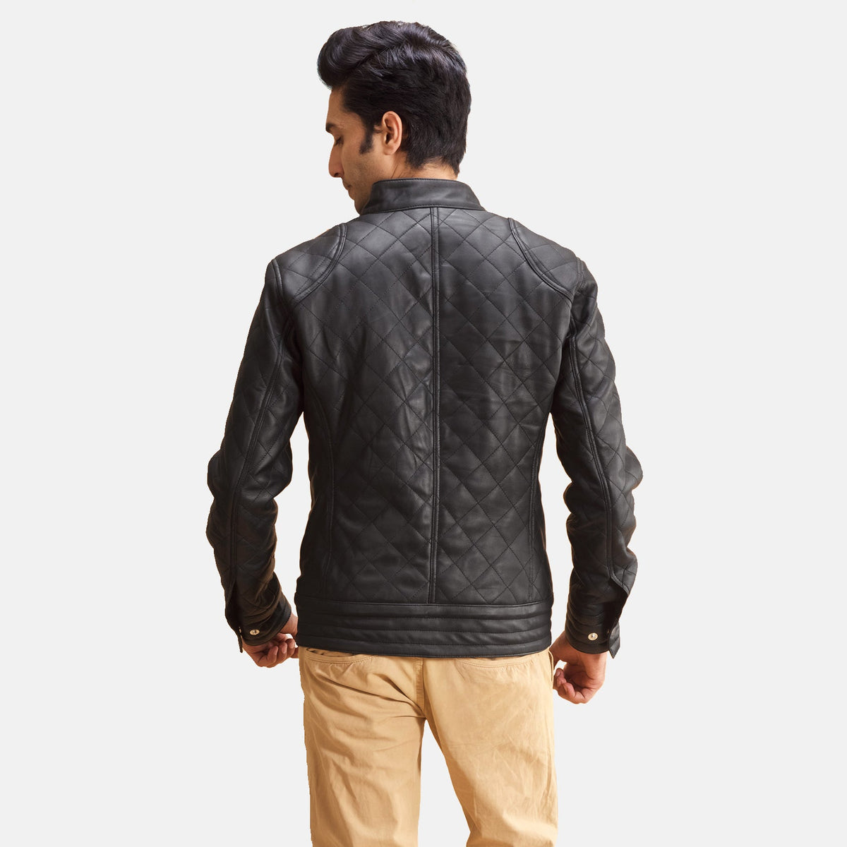 
内衬展示 Showing Quilted Viscose lining & 内部双侧实用暗袋