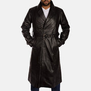 
Black Cowhide Leather Trench Coat - 展现肩线贴合与利落下摆的背部视角