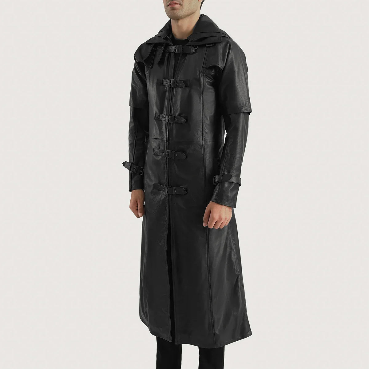 
Black. Cowhide Leather Trench Coat - 展现肩线贴合与利落下摆的背部视角