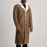 
Distressed Brown Sheepskin Snuffed Aviator Jacket - 展现肩线贴合与利落下摆的背部视角