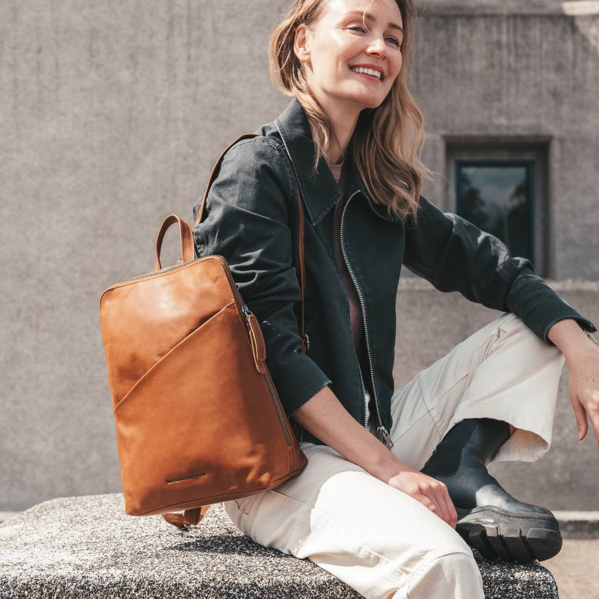 Amanda Full-Grain Leather Backpack 女士 – alternate product view 3