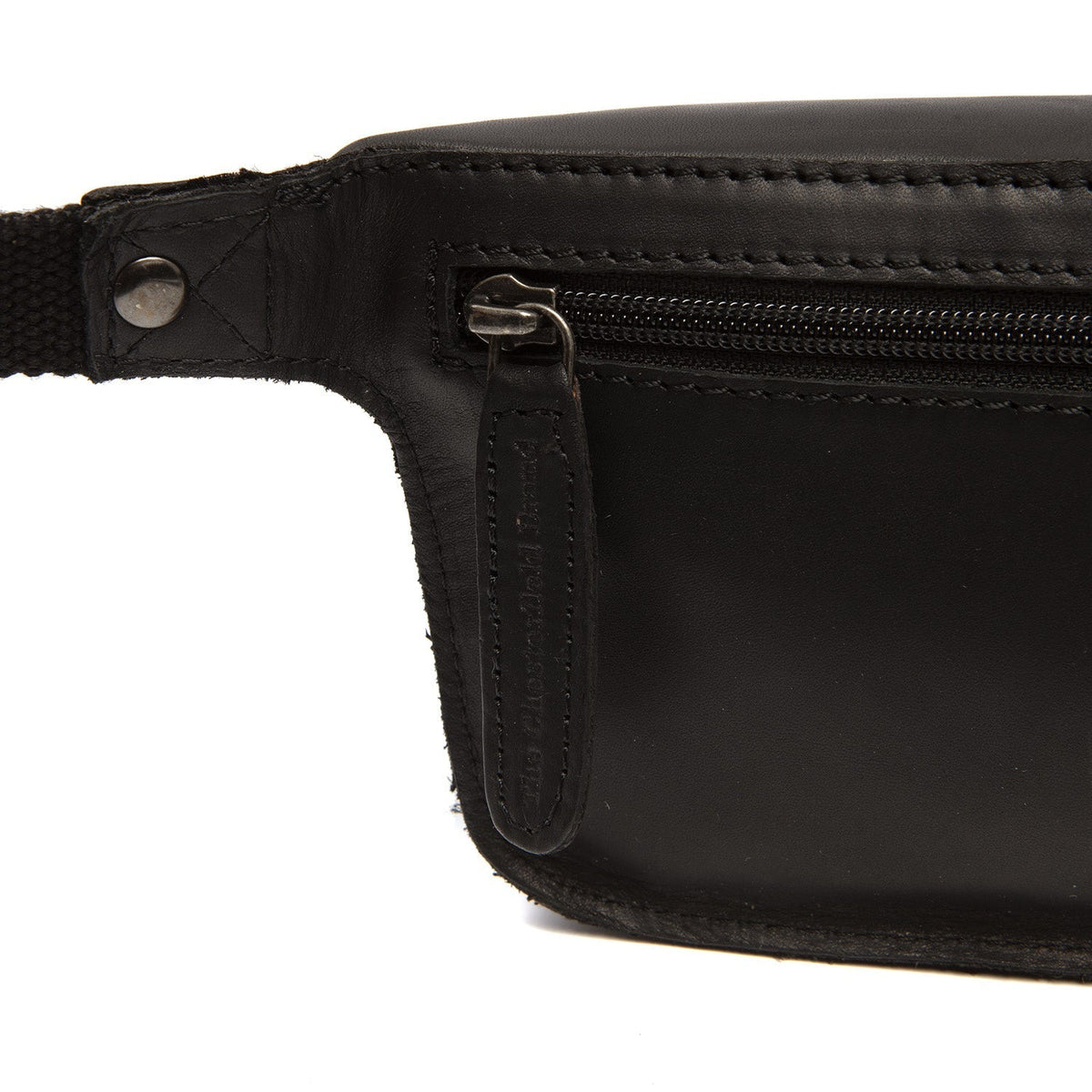
Solid Antique Brass Hardware & Heavy-Duty Dual Zipper Detail on Toronto 真皮腰包