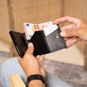 Lancaster Full-Grain Leather Card Holder 女士 - Structured Side Profile Showing Gusset Depth &amp; Expansion Capacity