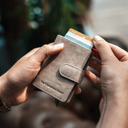 Prague Full-Grain Leather Card Holder 女士 – alternate product view 2