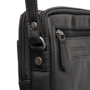 
内衬展示 Showing Dedicated Padded Laptop Sleeve & Multi-Compartment Organization
