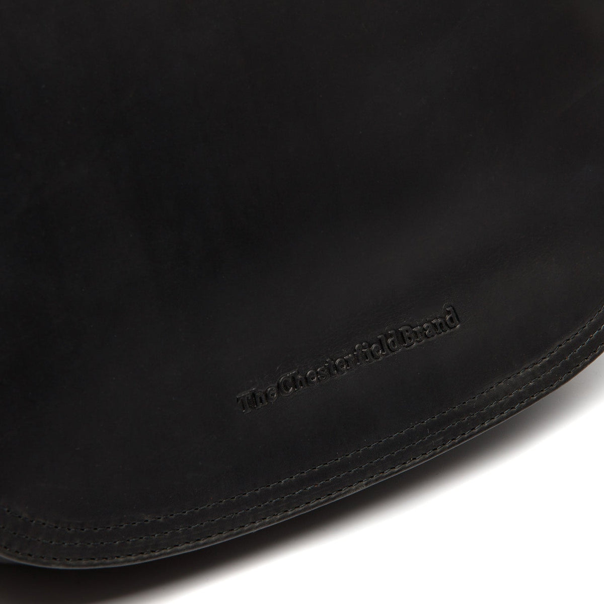 Solid Antique Brass Hardware &amp; Heavy-Duty Dual Zipper Detail on Everglades Full-Grain Leather Crossbody Bag 女士