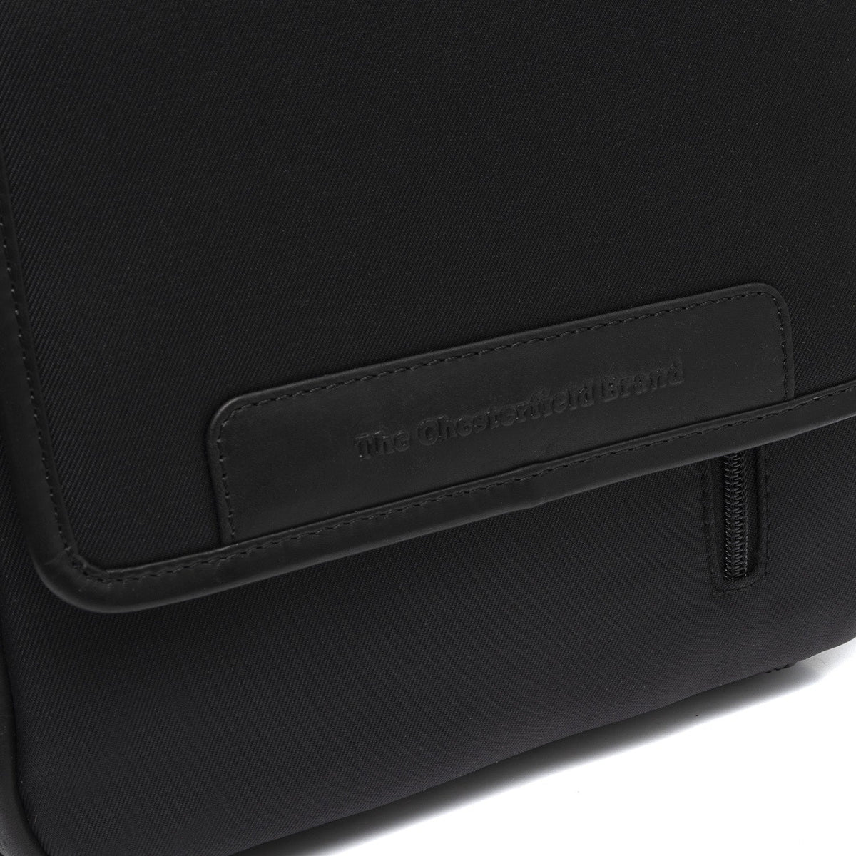 
内衬展示 Showing Dedicated Padded Laptop Sleeve & Multi-Compartment Organization
