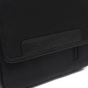 
内衬展示 Showing Dedicated Padded Laptop Sleeve & Multi-Compartment Organization