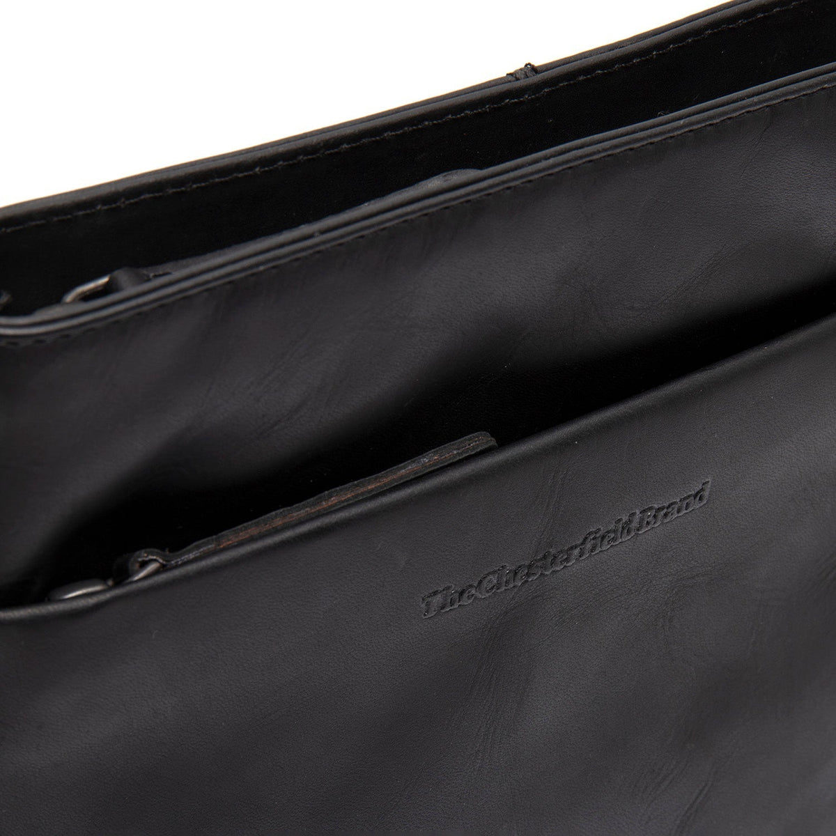 
Classic 100% Full-Grain leather Bag - 展现加固真皮背带与承重走线的背部视角