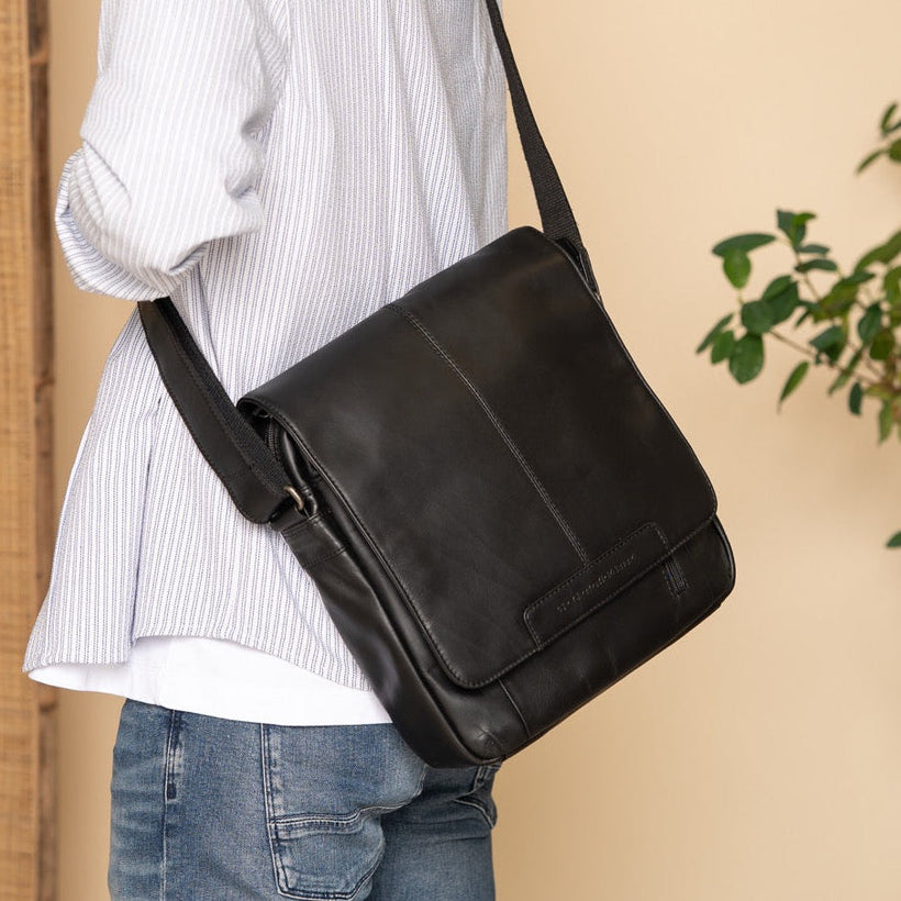 Raphael Full-Grain Leather Crossbody Bag 男士