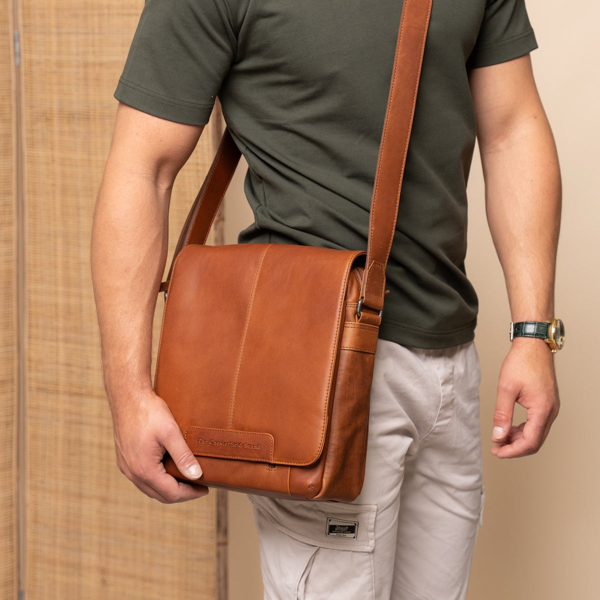 Raphael Full-Grain Leather Crossbody Bag 男士 – alternate product view 2