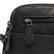 
Classic 100% Full-Grain leather Bag - 展现加固真皮背带与承重走线的背部视角