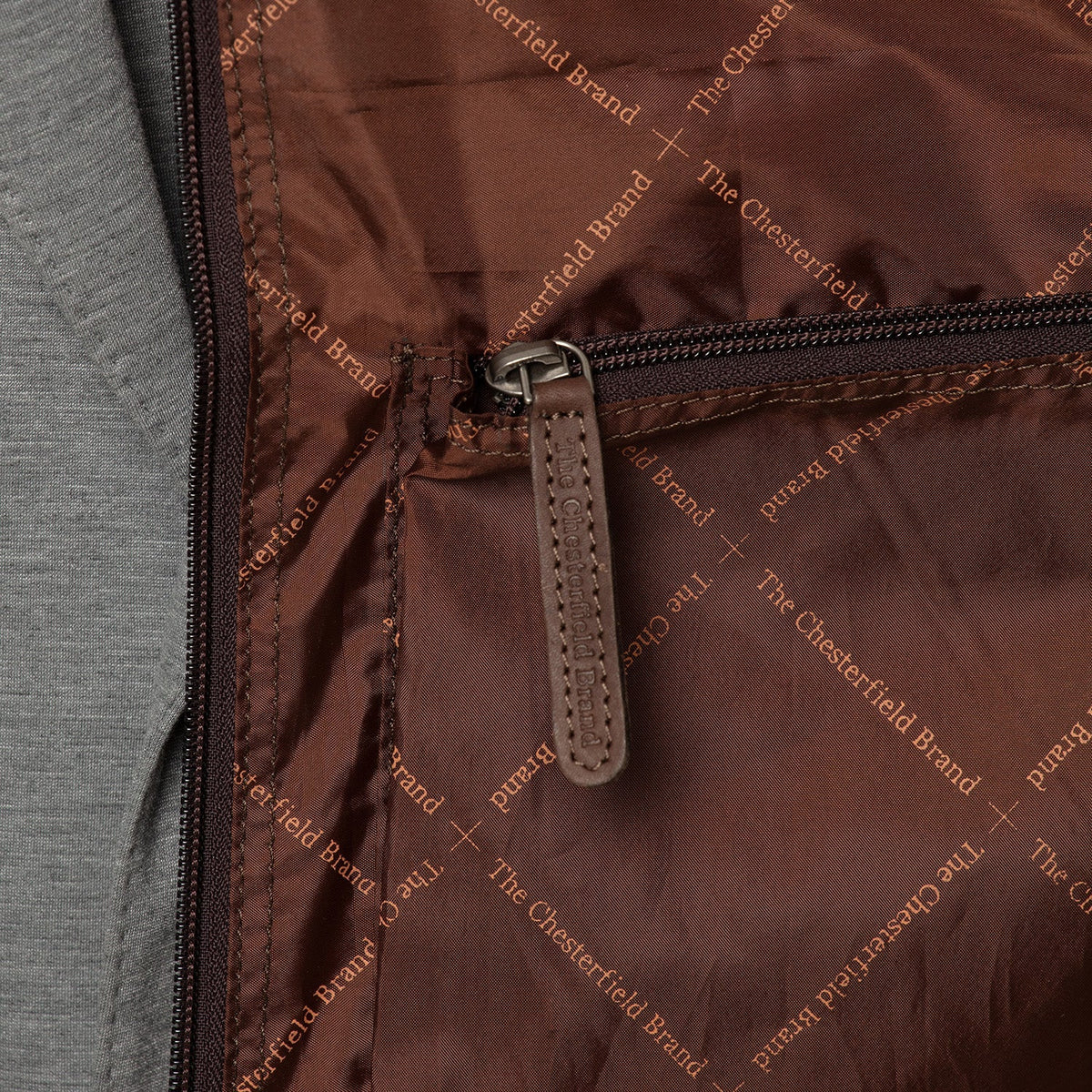 Styled Fit Perspective of Leather Garment Bag Josh 女士 on Model - Natural Daylight Drape