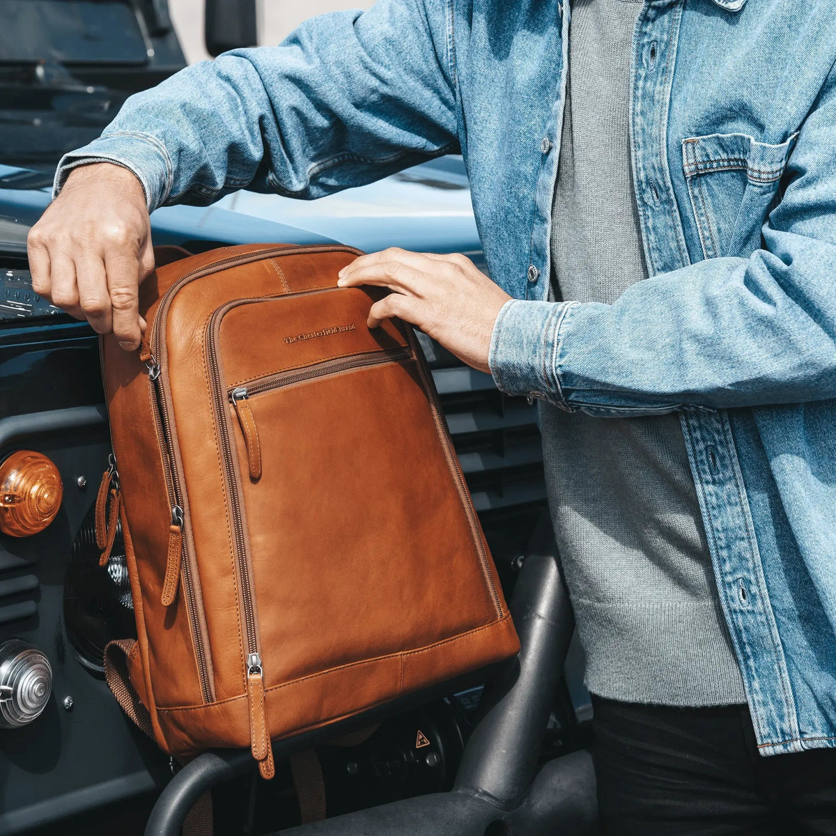 Detroit Full-Grain Leather Laptop Backpack 女士 – alternate product view 2