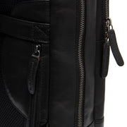 
Solid Antique Brass Hardware & Heavy-Duty Dual Zipper Detail on Nicola 头层真皮笔记本双肩包