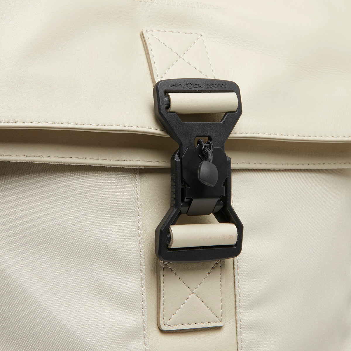 Trondheim Full-Grain Leather Laptop Backpack 女士 – alternate product view 3