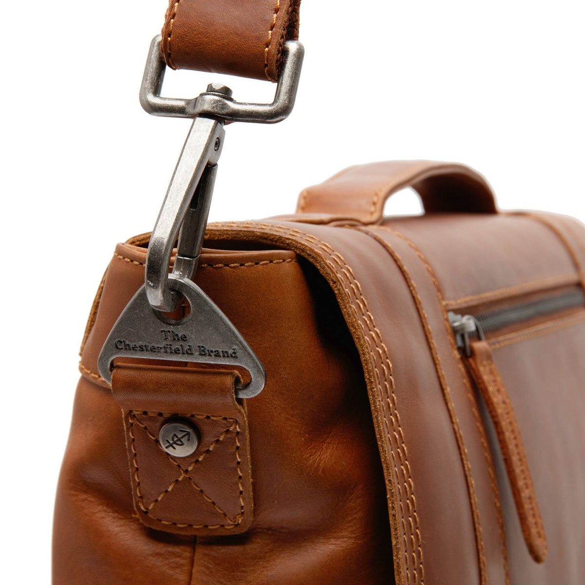 
内衬展示 Showing Dedicated Padded Laptop Sleeve & Multi-Compartment Organization