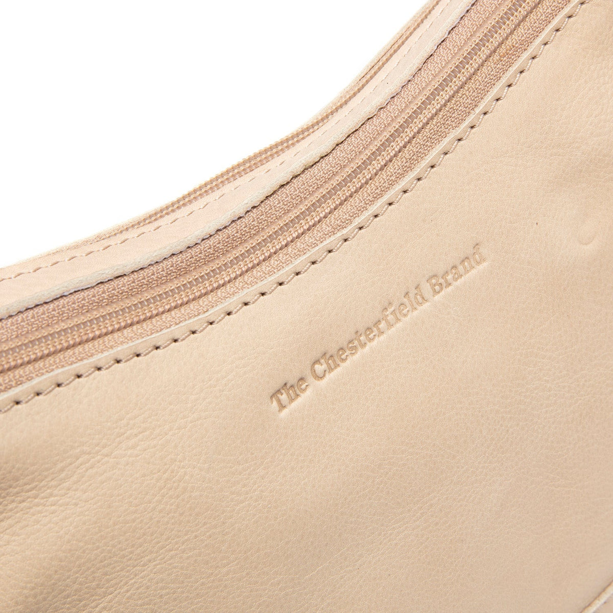 
Classic 100% Full-Grain leather Bag - 展现加固真皮背带与承重走线的背部视角