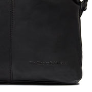 
Classic 100% Full-Grain leather Bag - 展现加固真皮背带与承重走线的背部视角