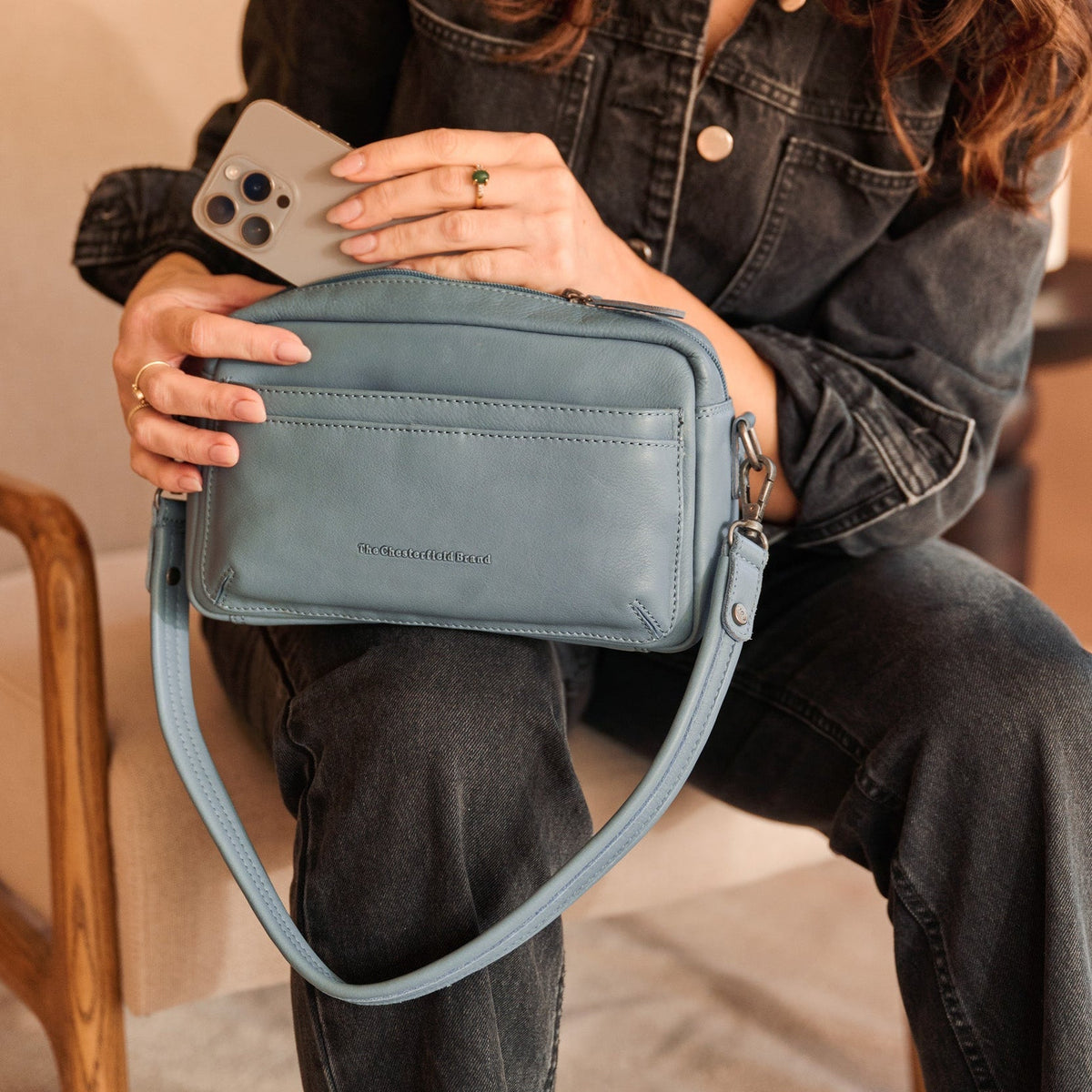 Liora Full-Grain Leather Shoulder Bag 女士 – alternate product view 3