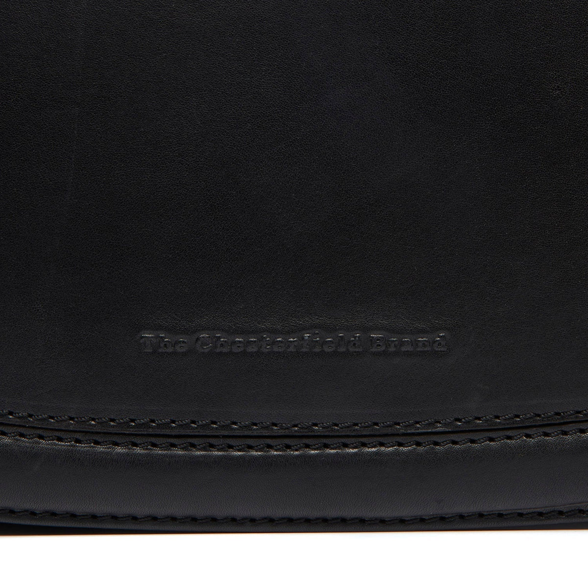 
Classic 100% Full-Grain leather Bag - 展现加固真皮背带与承重走线的背部视角