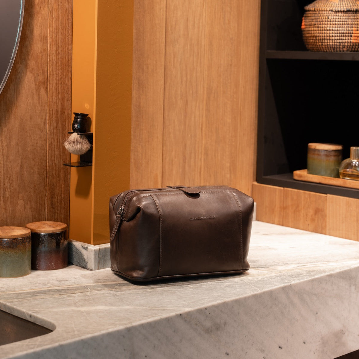 Biassa Full-Grain Leather Toiletry Bag 女士 – alternate product view 2