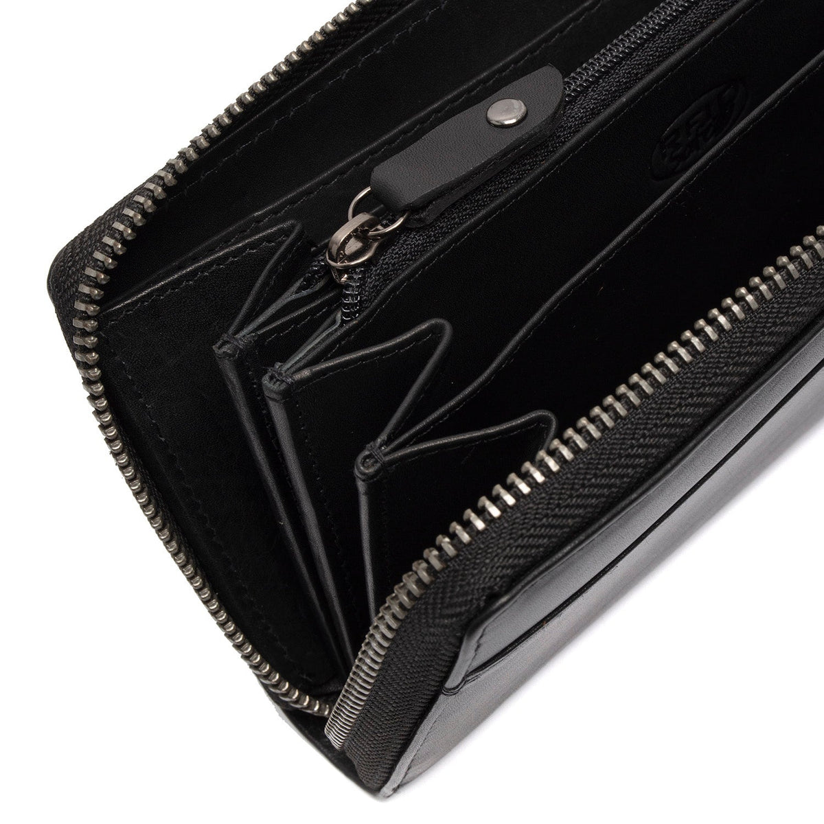
Classic 100% Full-Grain leather Wallet - 展现加固真皮背带与承重走线的背部视角