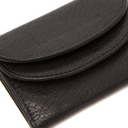 
Classic 100% Full-Grain leather Wallet - 展现加固真皮背带与承重走线的背部视角