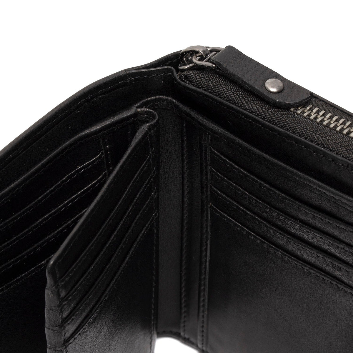 
内衬展示 Showing Dedicated Padded Laptop Sleeve & Multi-Compartment Organization