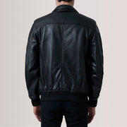 Close-Up Detail of Classic Collar &amp; Zipper Hardware on Lester 棕色 Suede 真皮飞行员夹克 男士 For Men