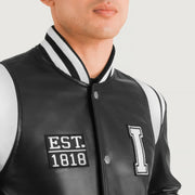 
细节特写 of Varsity & Snap Button Hardware on Liberte Illinois 经典黑 Leather Varsity 真皮夹克 男士
