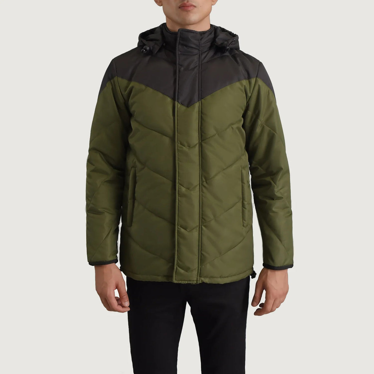 
细节特写 of Classic Collar & Zipper With Velcro Placket Hardware on Luka 经典黑 & 墨绿色 Hooded Puffer 真皮夹克 男士