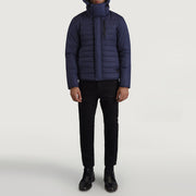 
Malcolm 深海蓝 Hooded Puffer 真皮夹克 男士 - 展现立体袖型与合身版型的侧身视角