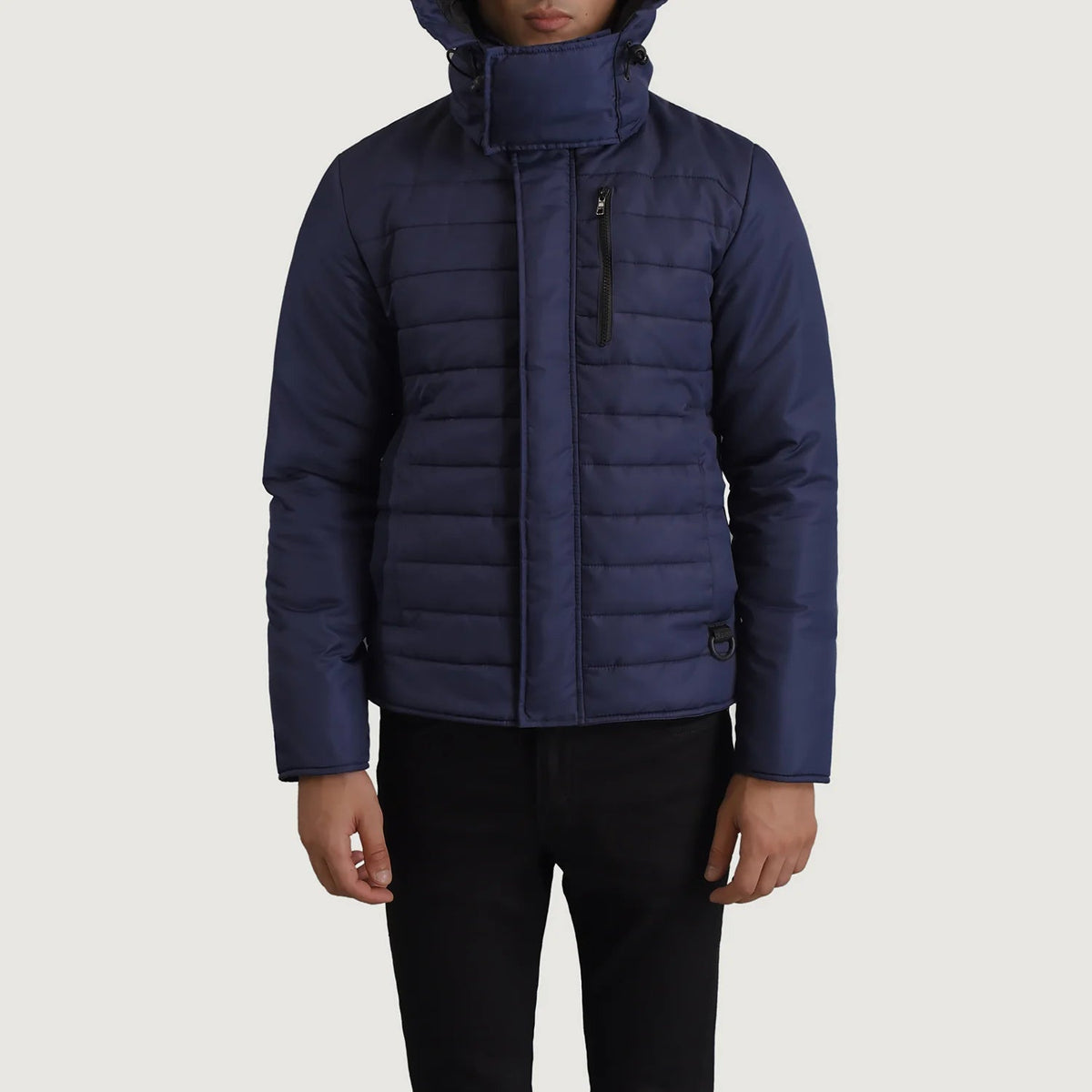 
细节特写 of Classic Collar & Zipper With Placket Hardware on Malcolm 深海蓝 Hooded Puffer 真皮夹克 男士