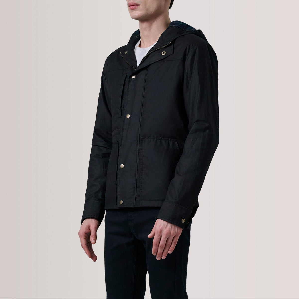 Marlo 黑色 Canvas Hooded Work 真皮夹克 男士 For Men - Lateral Side Profile View Showing Sleeve Cut &amp; Athletic Taper Fit