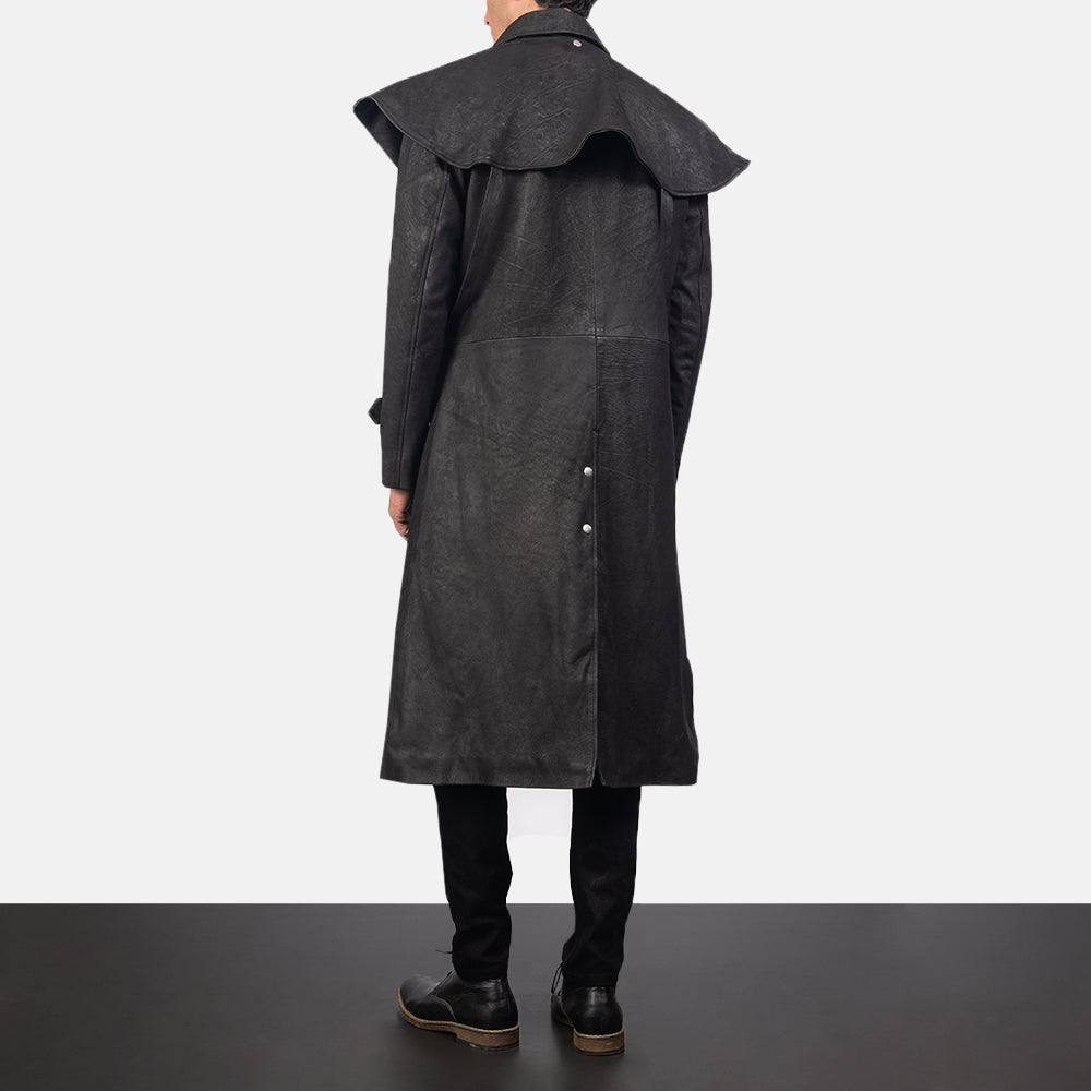 
Maverick 经典黑 Leather Duster 男士 - 展现立体袖型与合身版型的侧身视角