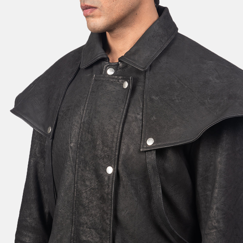 
细节特写 of Shirt & Heavy-Duty Zipper Hardware on Maverick 经典黑 Leather Duster 男士