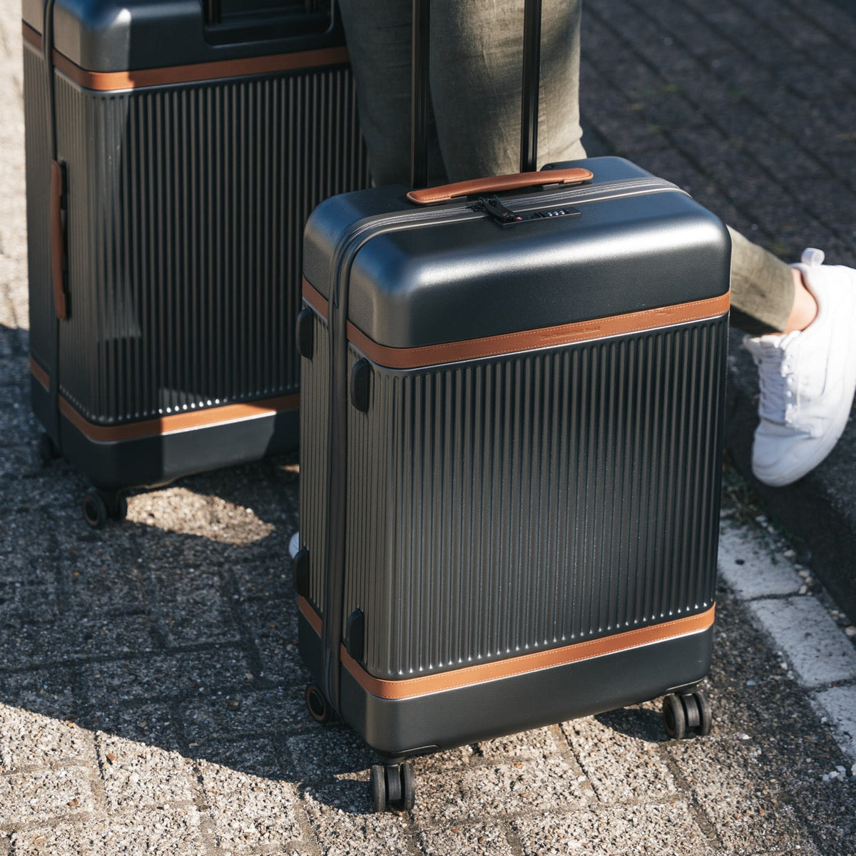 Medium Suitcase Zuna 女士 – alternate product view 3