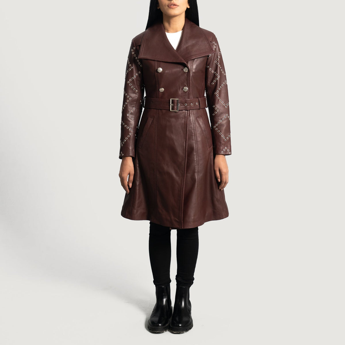 
Maroon Sheepskin Leather Trench Coat - 展现肩线贴合与利落下摆的背部视角