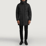 
Moore 经典黑 Hooded Parka 男士 - 展现立体袖型与合身版型的侧身视角