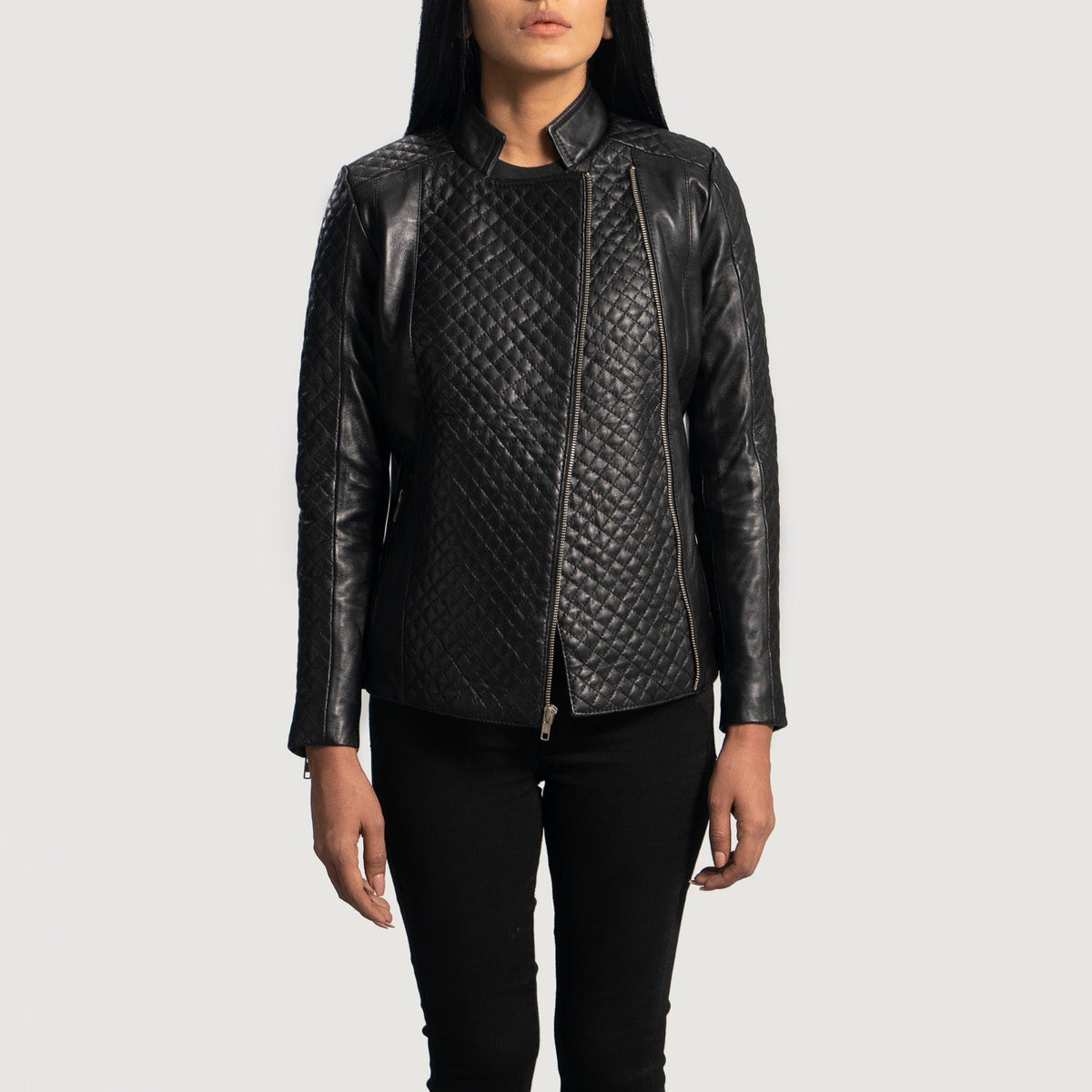 Women's Orient Grain Quilted 黑色 真皮机车夹克 女士 - Lateral Side Profile View Showing Sleeve Cut &amp; Athletic Taper Fit