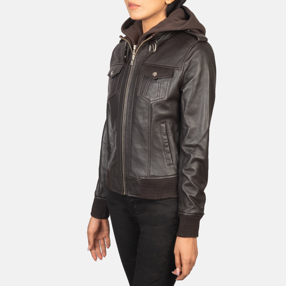 
Brown Sheepskin Leather Bomber Jacket - 展现肩线贴合与利落下摆的背部视角