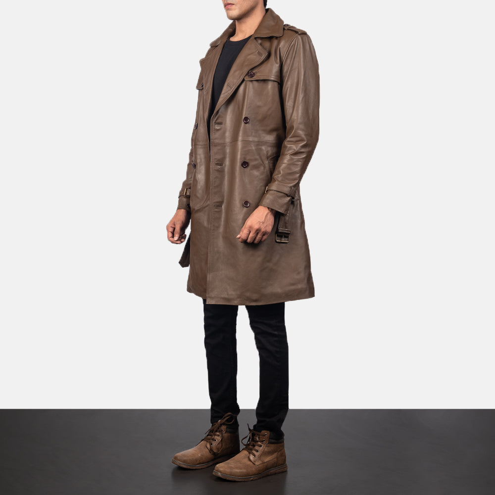 
Mocha Brown Calfskin Leather Trench Coat - 展现肩线贴合与利落下摆的背部视角