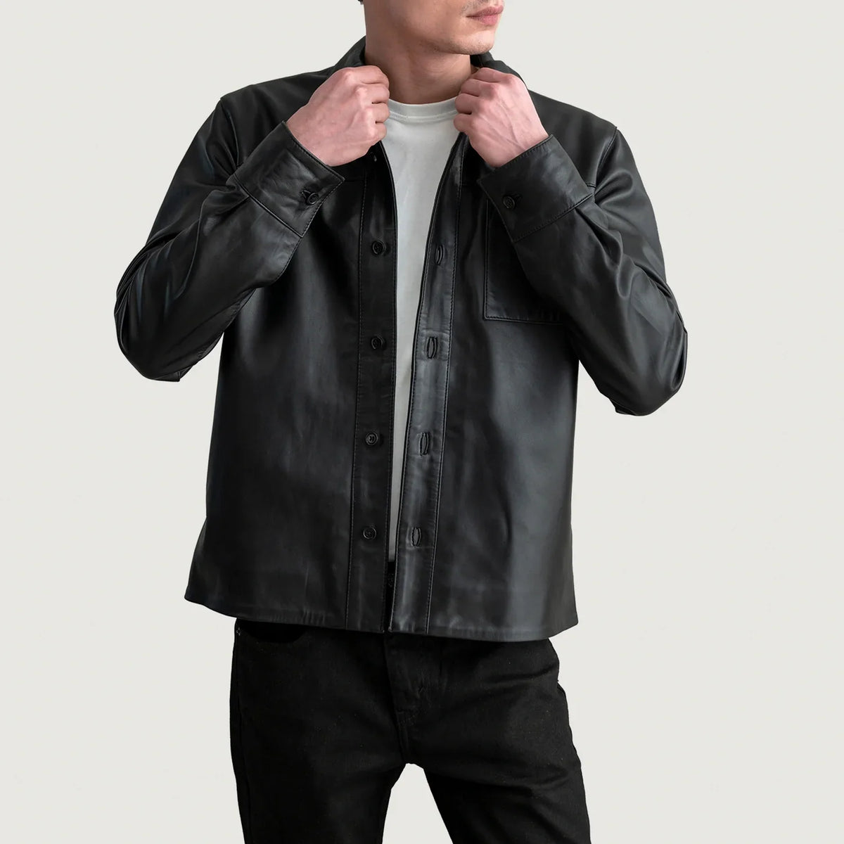 Scout 黑色 Leather Shirt 男士 in Black Sheepskin Leather - Front Profile View &amp; Tailored Silhouette | Buy Online