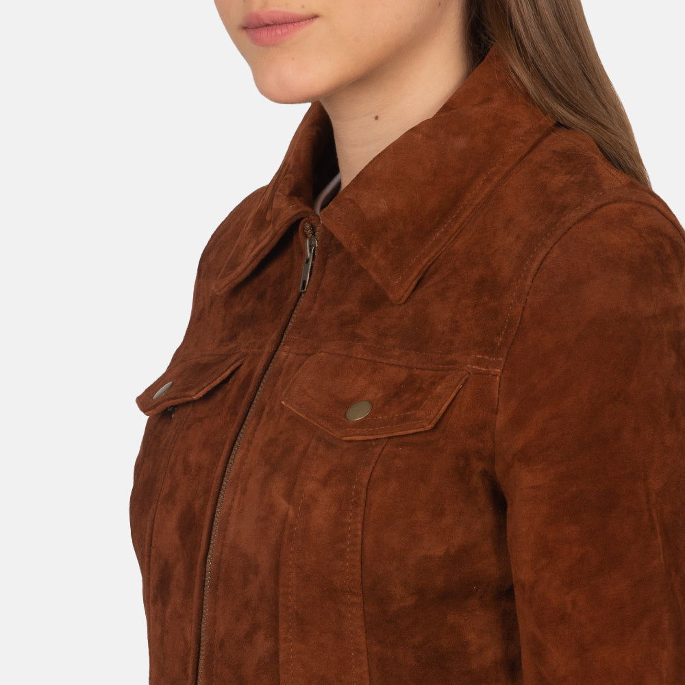 
Suzy Brown Suede Trucker Jacket - 展现立体袖型与合身版型的侧身视角
