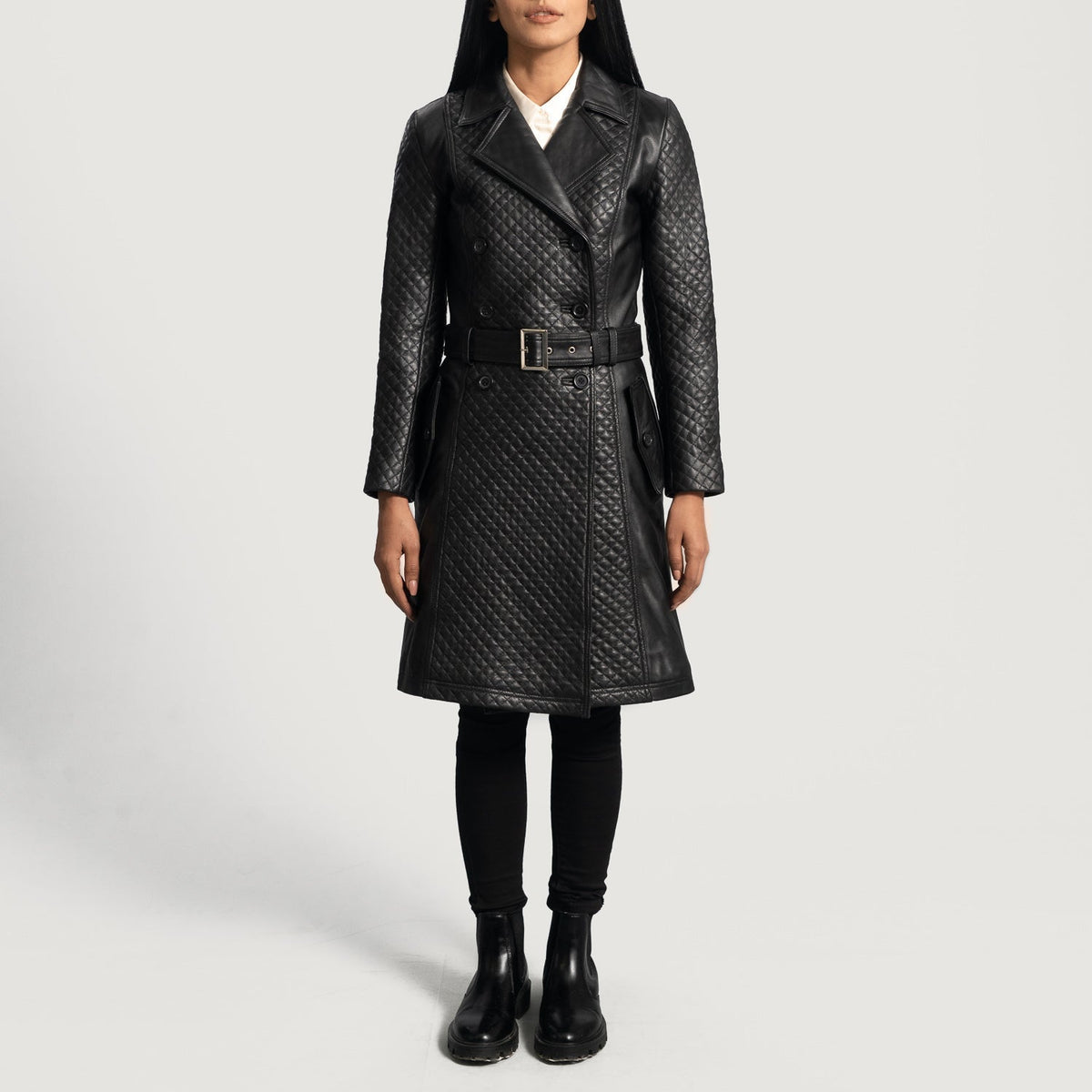 
Sweet Susan 经典黑 真皮风衣大衣 女士 - 展现立体袖型与合身版型的侧身视角