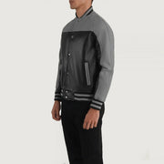 Black &amp; Red Sheepskin Leather Varsity Jacket - 展示肩部贴合剪裁与利落下摆的背面细节