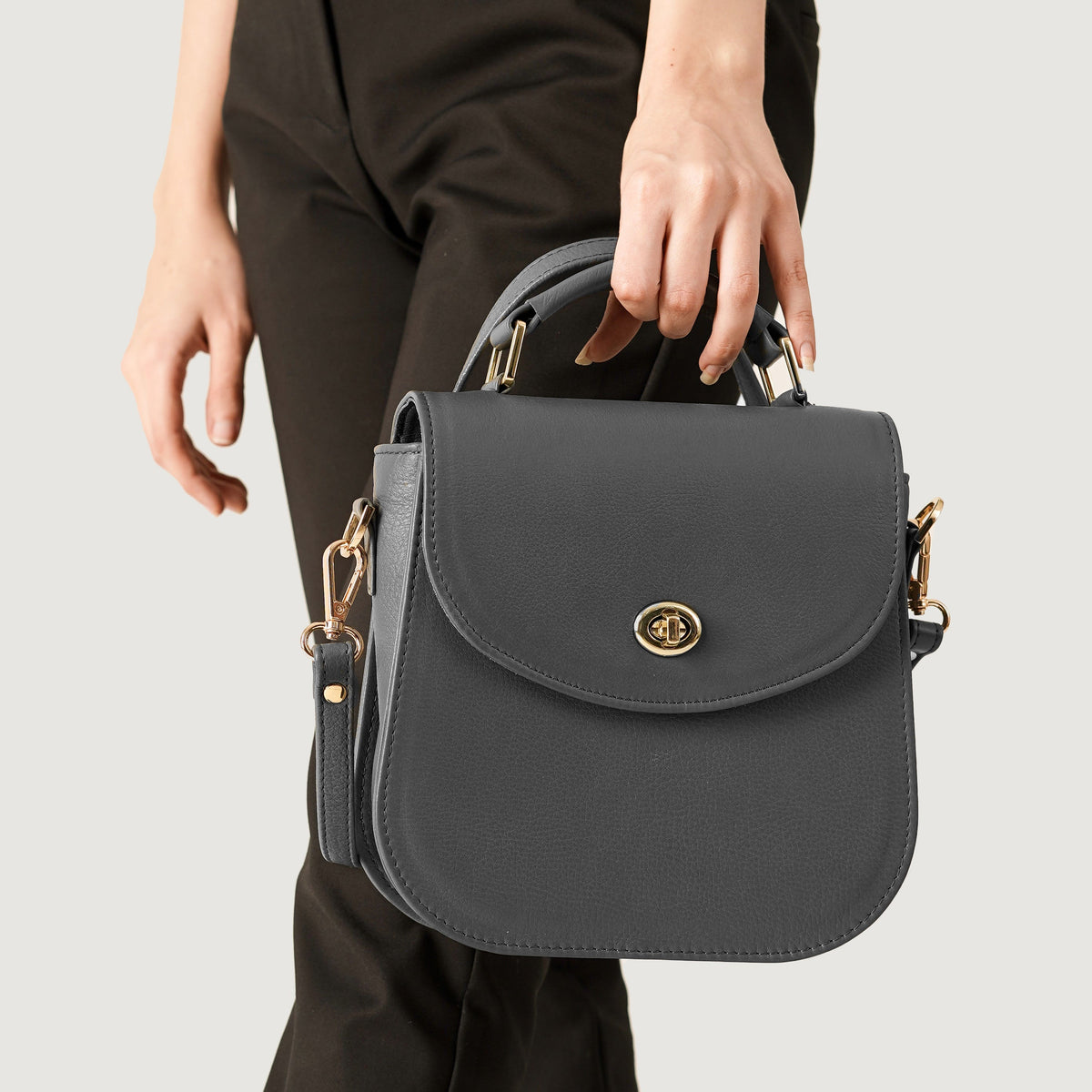 
The Sandra Leather Saddle Bag – alternate product view 9