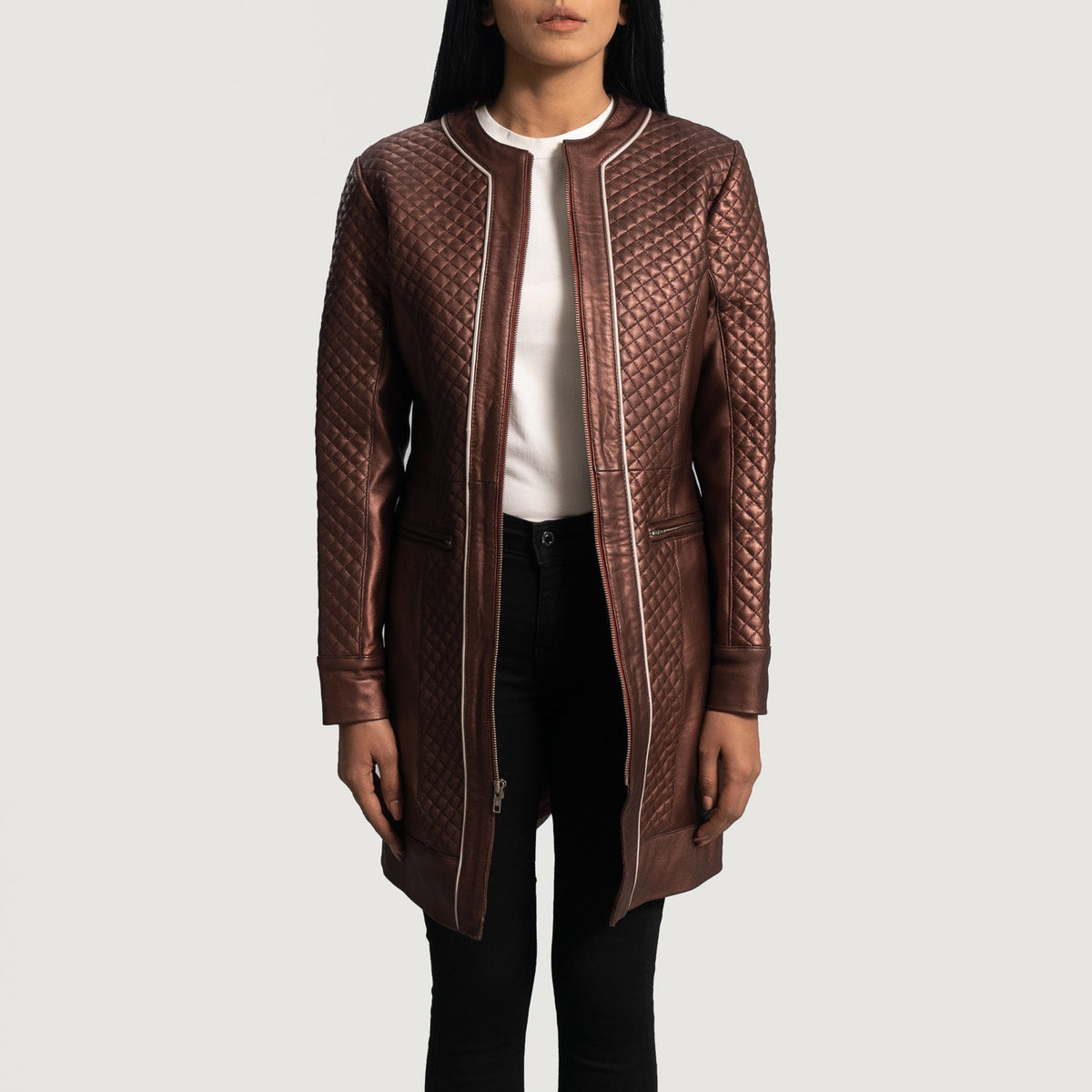 
Trudy Lane 菱格压线 栗褐色 真皮大衣 女士 in Maroon Sheepskin Leather - 正面版型与定制立体剪裁轮廓 | 官方商城选购